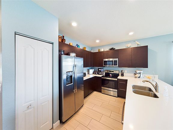 5th image of 1786 Berkshire Cir SW