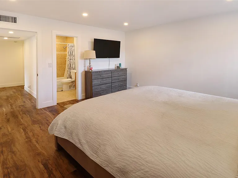 9390 SW 61st Way #D — Photo 21