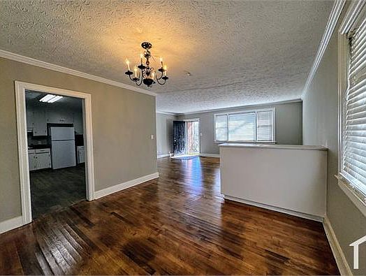 3rd image of 147 Holliday Dr