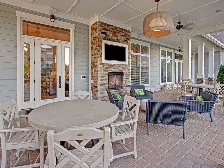 York Woods at Lake Murray Apartment Homes — Photo 26