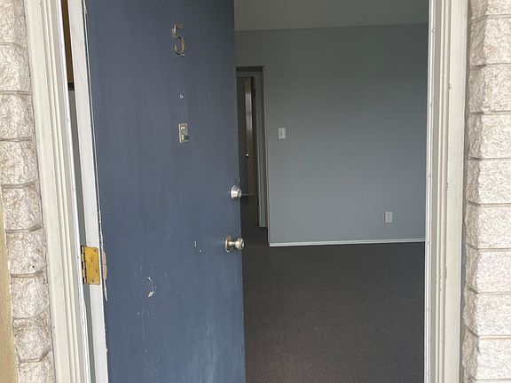 2nd image of 119 Maple Ave APT 5