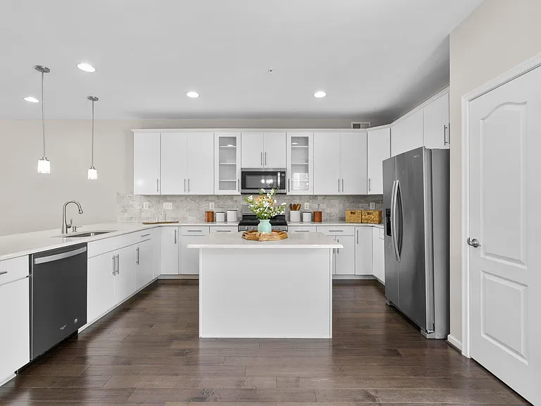 7720 Rearden Ct — Photo 10