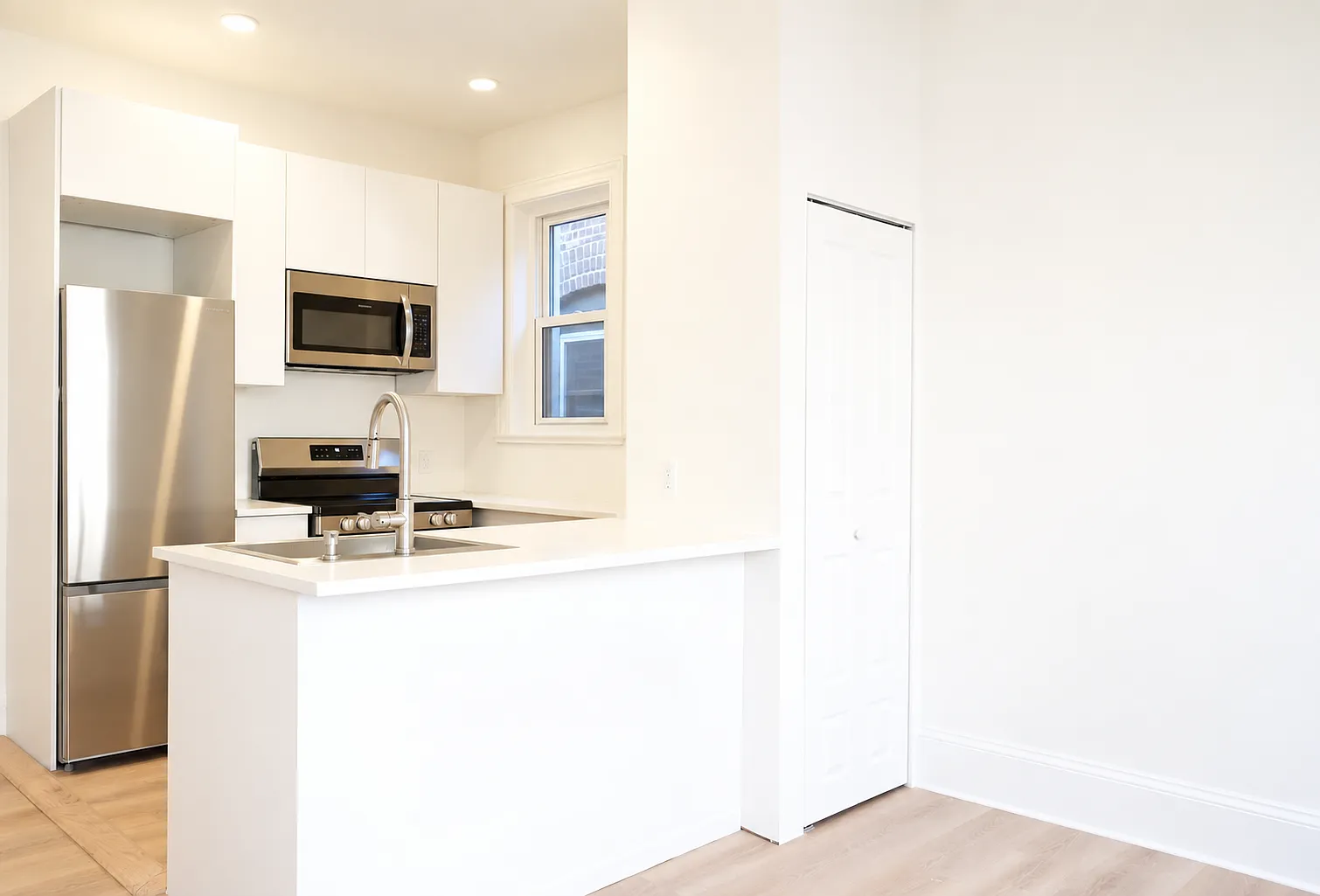 2 bed, $3,000 — Photo 1