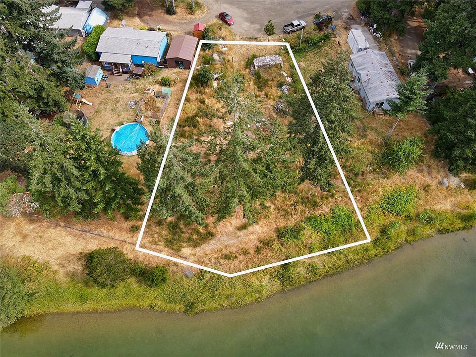 1st image of 170 E North Lake Dr