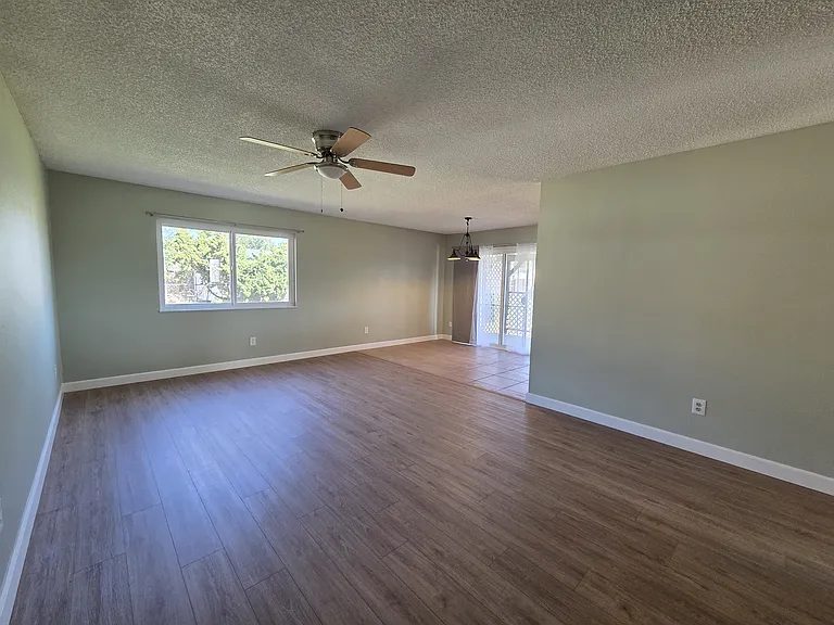 4295 Peg Ct — Photo 3