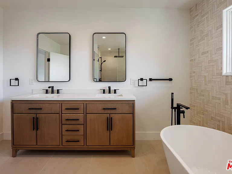 1404 Devlin Dr — Photo 22
