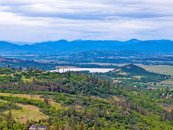 4th image of 1011 Wren Ridge Dr