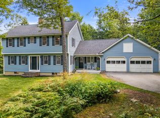 193 Eaton Ridge Dr, Holden, ME 04429