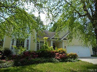 1st image of 8 Trescott Dr