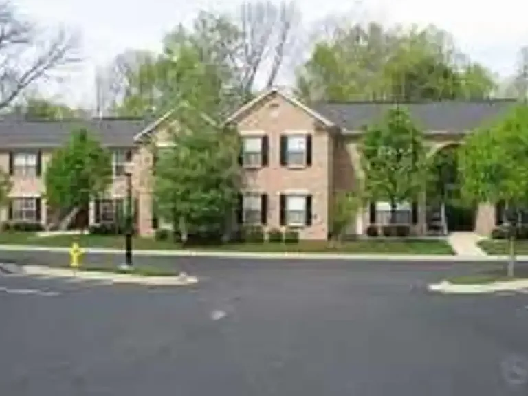 Deerfield Place Apartments — Photo 23