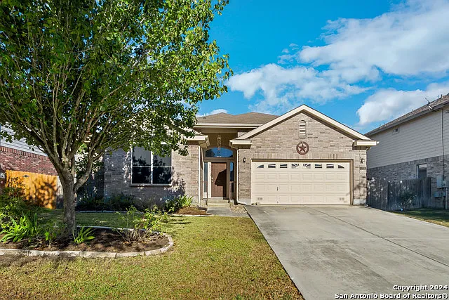 225 Crimson Tree — Photo 1