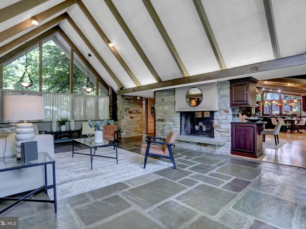 2905 Old Court Rd, Baltimore, MD 21208