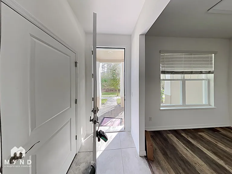 10509 Spring Arbor Ln — Photo 2