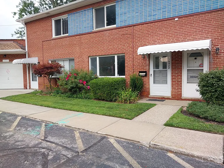 30522 Severn Ln — Photo 1