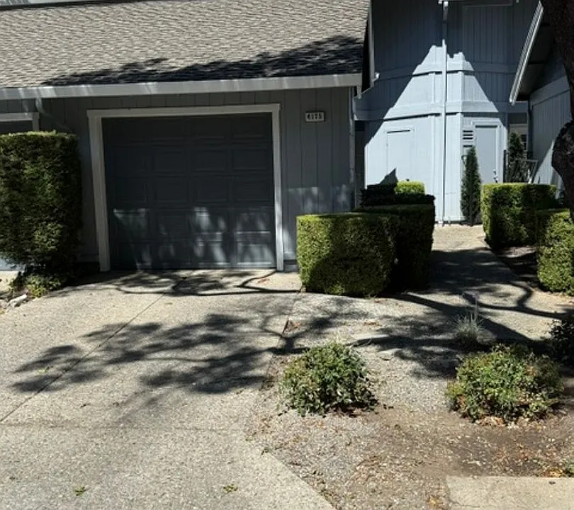 4175 Amberwood Cir