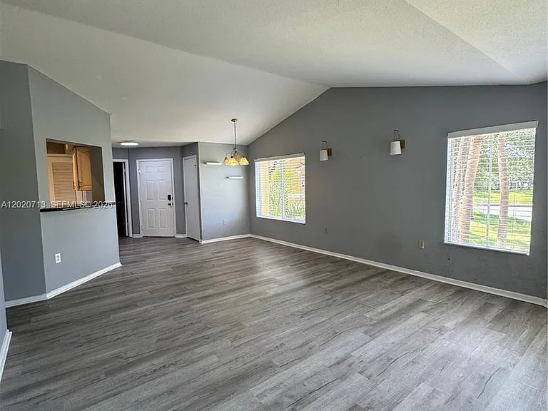 2301 NW 33rd St #107 — Photo 30