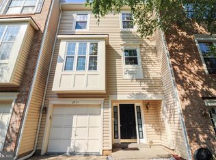 2431 Clover Field Cir, Herndon, VA 20171