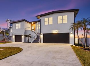 850 Bay Point Dr, Madeira Beach, FL 33708