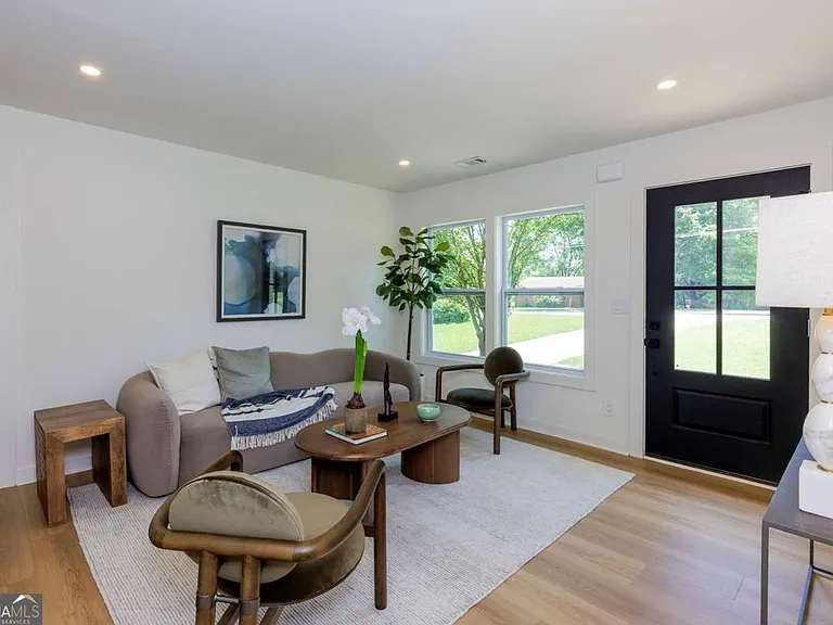 3026 Brook Dr — Photo 6