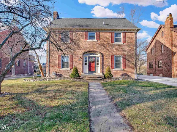 517 Barrington Rd, Grosse Pointe Park, MI 48230