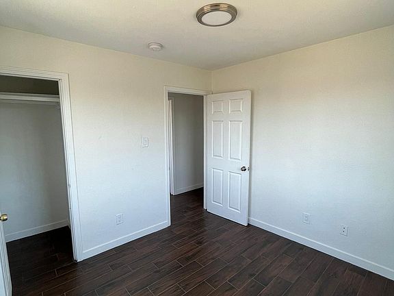 4th image of 223 E 116th St