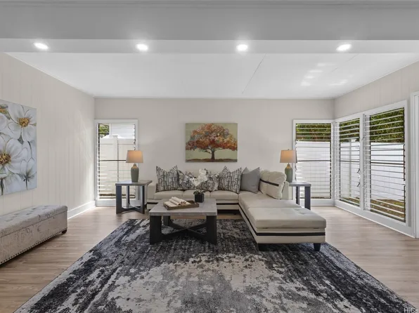 5249 Apo Dr, Honolulu, HI 96821