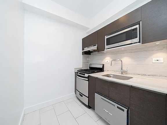 2nd image of 400 E 57th St APT 4R