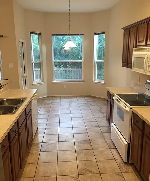 3107 Butterfly Dr — Photo 6