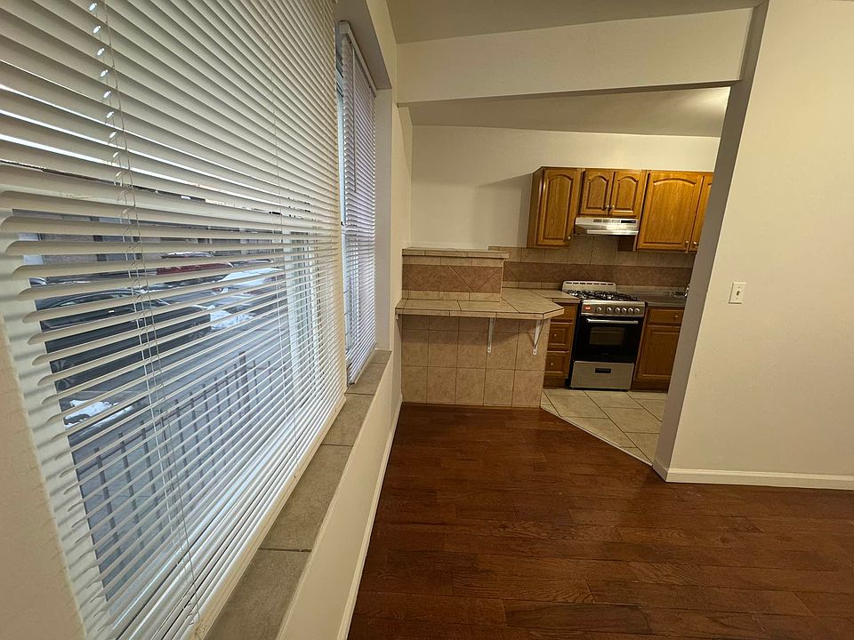 2nd image of 4731 37th St APT 1A