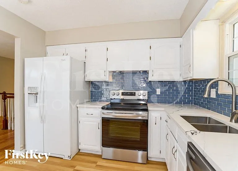 8617 Stearns St — Photo 6
