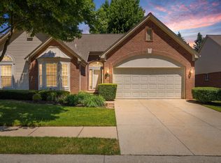4421 Honeysuckle Dr, Sterling Heights, MI 48314