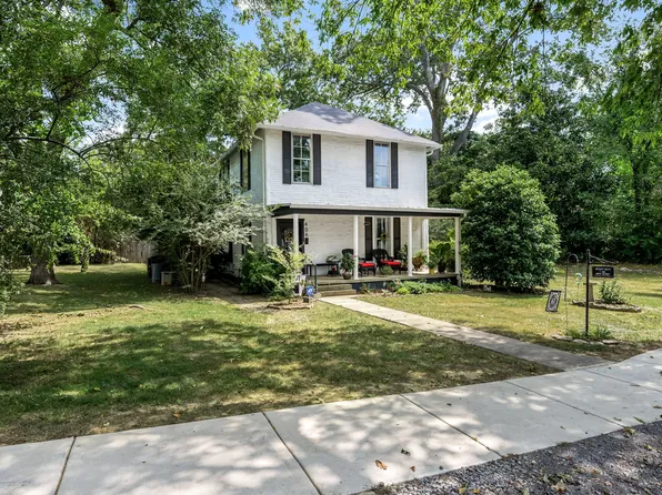 406 NE Atlantic St, Tullahoma, TN 37388