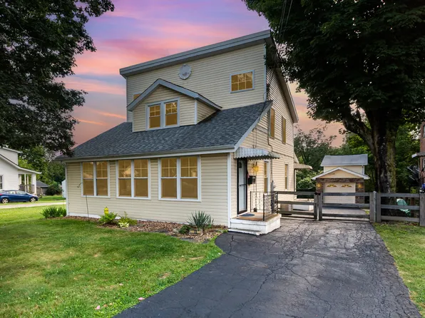 15 Sanders Dr, Florence, KY 41042