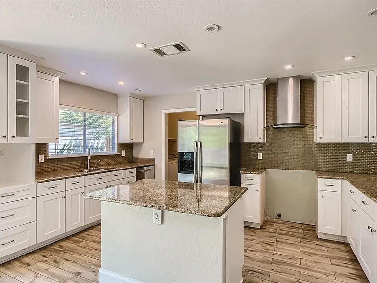 1236 Dexford Dr — Photo 5