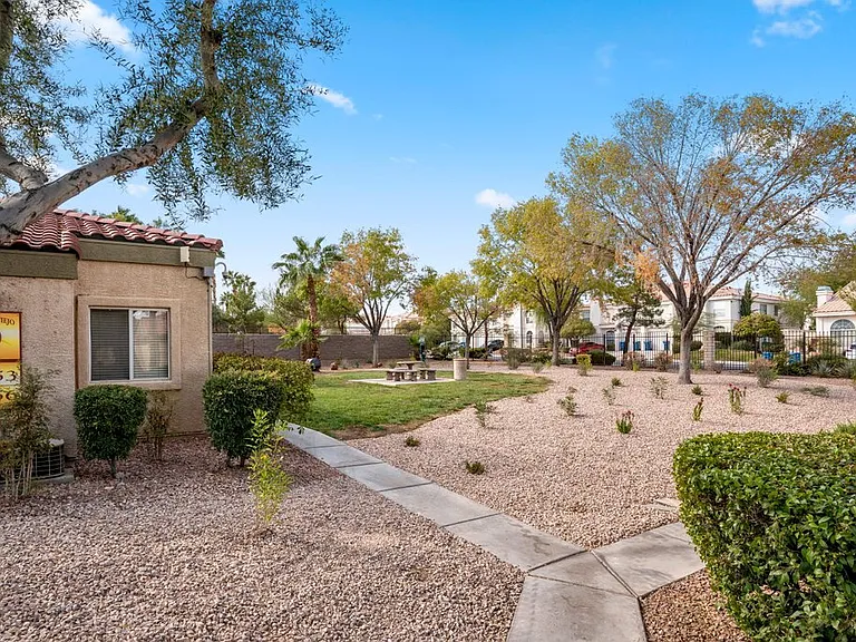 7885 W Flamingo Rd #1053 — Photo 4