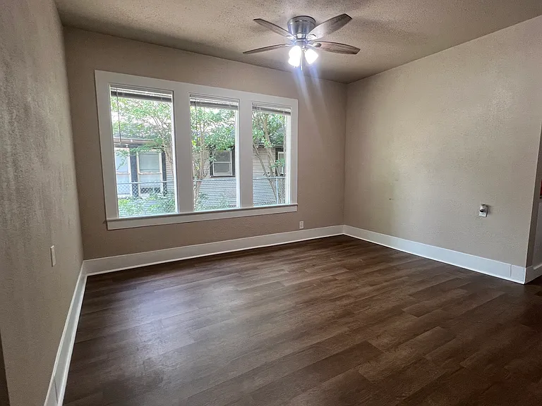 1709 Durham Ave — Photo 5