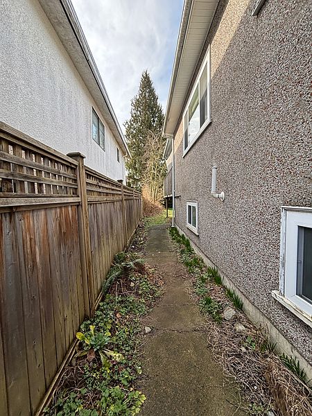 Burnaby Apartment for rent - 2 Bedrooms — photo 22
