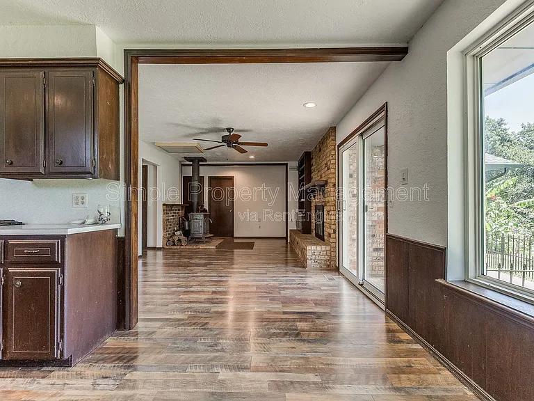 18916 Dave Dr — Photo 12