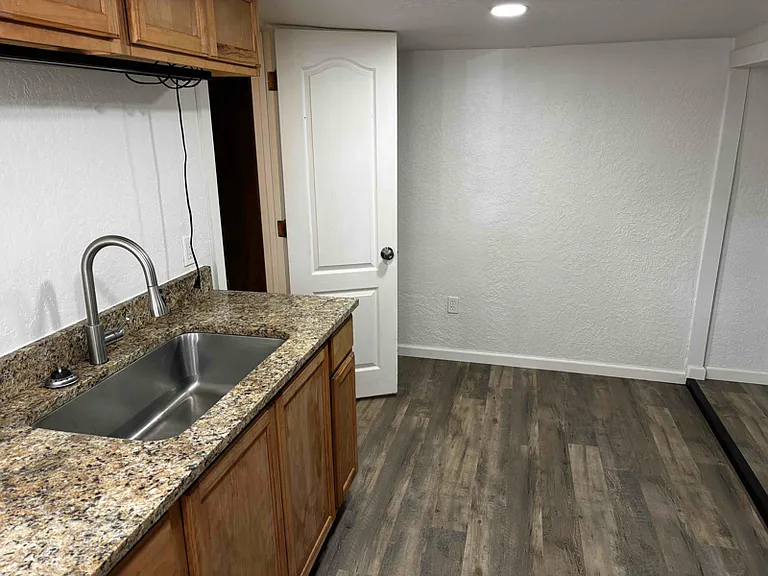 1325 San Andres Ave NW #C — Photo 8
