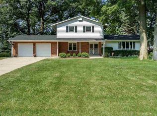 2521 Mandrake Dr, Rockford, IL
