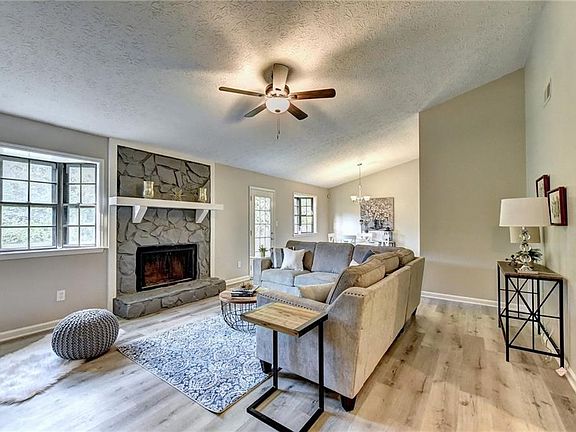 4th image of 1209 Brittney Way