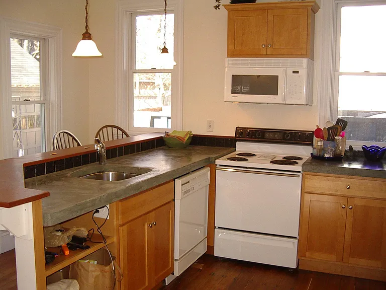 146 Elm St #1 — Photo 2