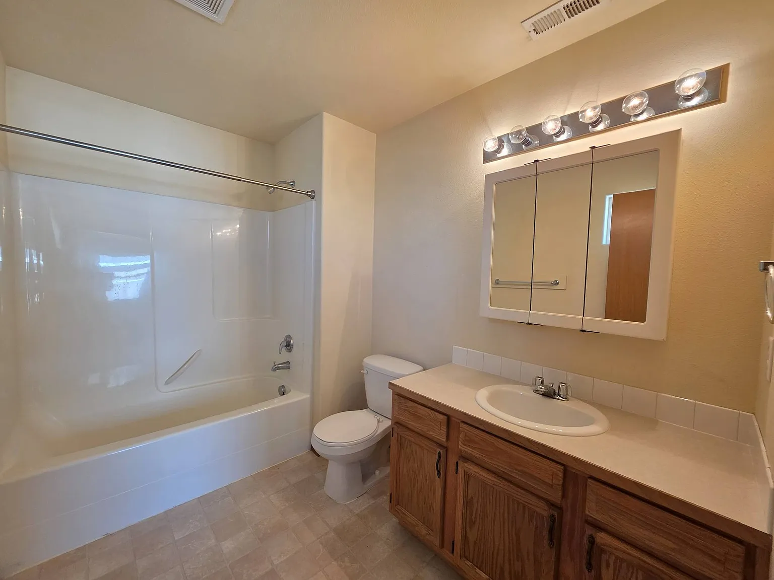 6305 Chapel Hill Blvd — Photo 4