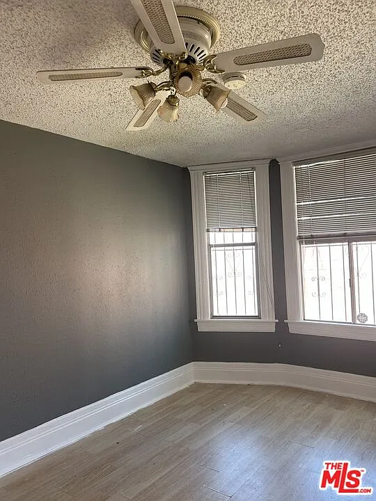1 bed, 1.0 bath, 350 sqft, $1,050 — Photo 3