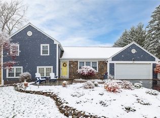55 Wincanton Dr, Fairport, NY 14450