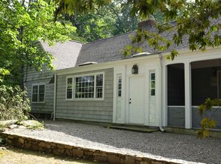16 Deepwood Dr, Chappaqua, NY 10514