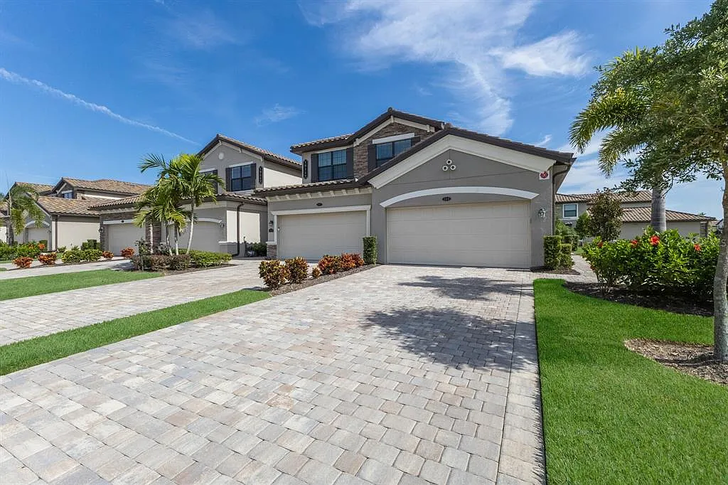 3 bed, 2.0 bath, 1786 sqft, $4,000 — Photo 3
