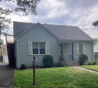 95 Weaver Rd, Springfield, MA, 01107