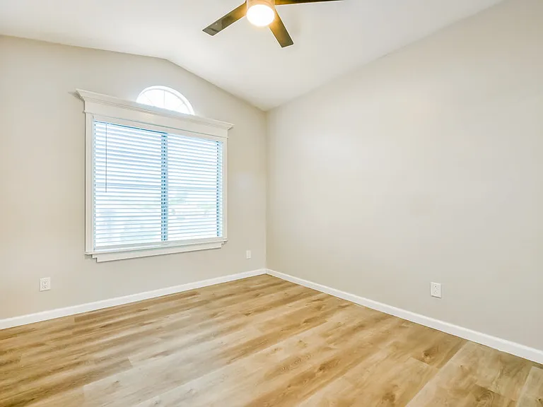 1297 E Tradewind Dr — Photo 12