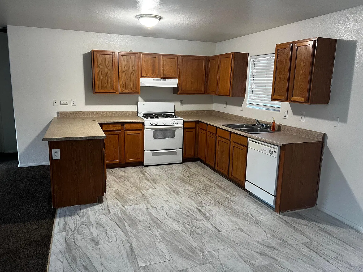 3 bed, 1260 sqft, $1,675 — Photo 3